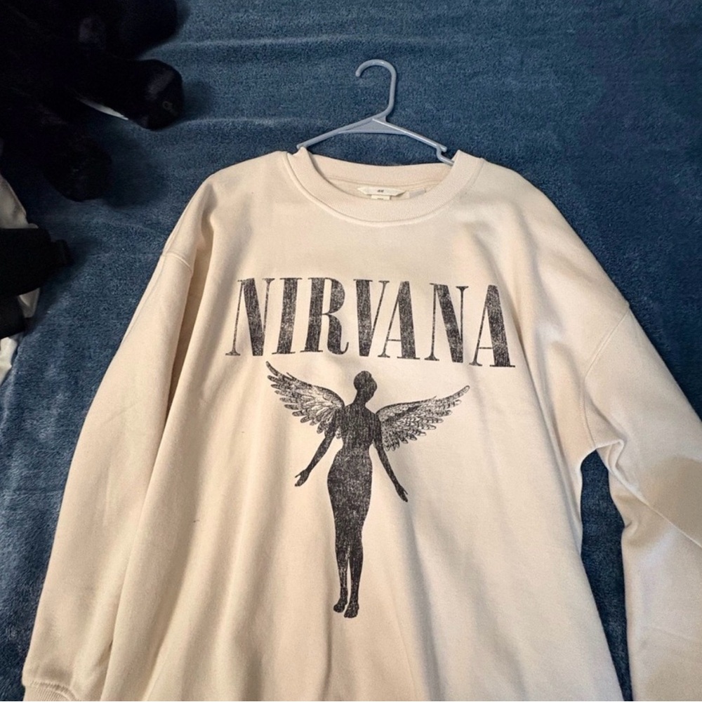 H&M Cream Graphic Sweatshirt